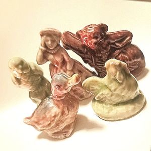 WADE ENGLAND RED ROSE TEA miniatures (lot of 5)